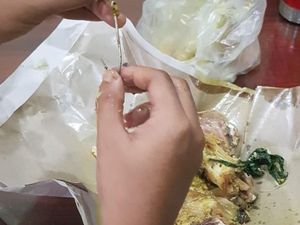 Makan Nasi Padang, Netizen Dapat Bonus Mata Pancing Tajam