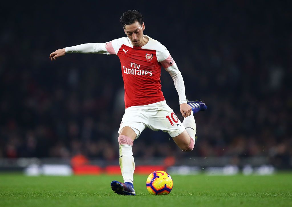 LONDON, ENGLAND - NOVEMBER 11:  Mesut Ozil of Arsenal looks on during the Premier League match between Arsenal FC and Wolverhampton Wanderers at Emirates Stadium on November 11, 2018 in London, United Kingdom.  (Photo by Clive Rose/Getty Images)