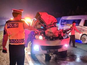 Minibus Kecelakaan di Tol Cipali, 1 Orang Tewas
