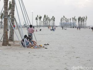 6 Fakta Menarik Tentang Pantai Pasir Putih PIK2 6 Fakta Menarik Tentang Pantai Pasir Putih PIK2