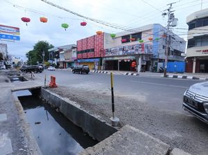 Atasi Genangan Air, Pemkot Semarang Normalisasi Drainase Jalan Depok