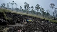 Duh! Penambang Pasir Ilegal Terus Jalan di Gunung Guntur