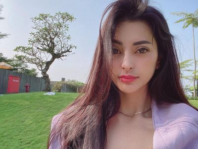 7 Potret Aska Ongi, Bikin Pengin Swipe Right Terus!