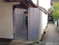 Takut Kena Corona, Pria Ini Lockdown Rumahnya Pakai Seng