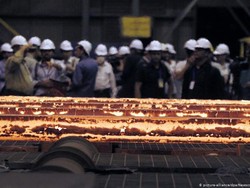 Sepekan Sebelum Lengser, Trump Jatuhkan Sanksi Terhadap Industri Logam Iran