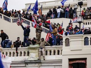 Hari Pertama Menjabat, Trump Ampuni 1.500 Perusuh Gedung Capitol Hari Pertama Menjabat, Trump Ampuni 1.500 Perusuh Gedung Capitol