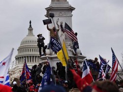 Warganet China Ejek Serbuan Massa Trump ke Gedung Capitol