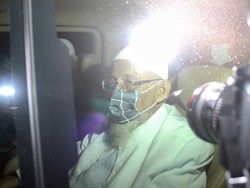 Video Detik-detik Abu Bakar Baasyir Bebas dari Lapas Gunung Sindur