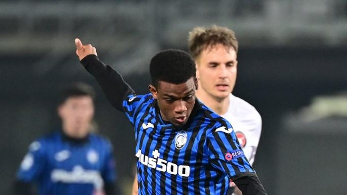 Atalantas Ivorian forward Amad Diallo controls the ball during the UEFA Champions League Group D football match Atalanta vs Midtjylland on December 1, 2020 at the Azzurri dItalia stadium in Bergamo, Lombardy. (Photo by MIGUEL MEDINA / AFP)