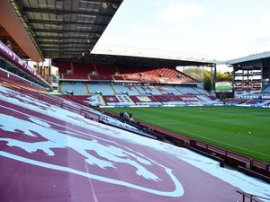 Piala FA: Aston Villa vs Liverpool Tetap Bergulir