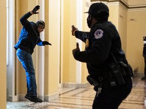 Kronologi Insiden Penyerbuan Massa Trump ke Gedung Capitol AS