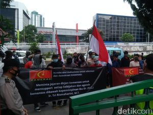 PDIP Membela Saat Demo Dukung Risma Bikin PKS Curiga