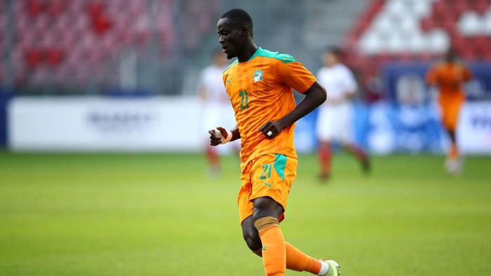 UTRECHT, NETHERLANDS - OCTOBER 13: Eric Bailly of Ivory Coast in action during the international friendly match between Japan and Ivory Coast at Stadion Galgenwaard on October 13, 2020 in Utrecht, Netherlands. (Photo by Dean Mouhtaropoulos/Getty Images)