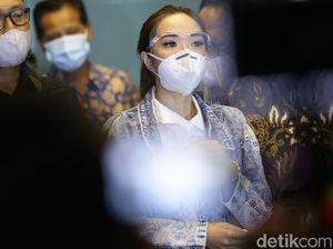 Gisella Anastasia Belum Ditahan Usai Diperiksa Gisella Anastasia Belum Ditahan Usai Diperiksa
