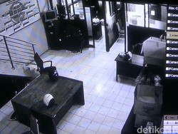 Heboh Helm Bergerak Sendiri di Kantor Dishub Kota Probolinggo