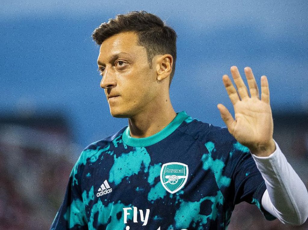 Tinggalkan Arsenal, Mesut Oezil ke Fenerbahce Tinggalkan Arsenal, Mesut Oezil ke Fenerbahce
