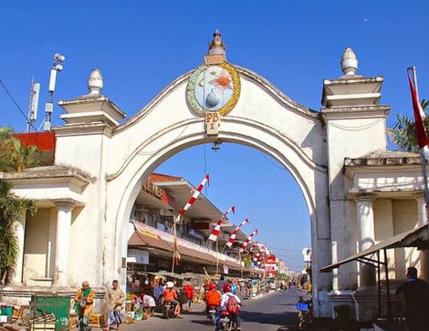 Pasar Klewer/ Foto: pinterest.com/Margaretha Evelin Asmara Pasar Klewer