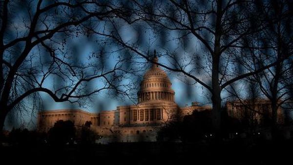 Pasca Rusuh, Gedung Capitol Dipagar