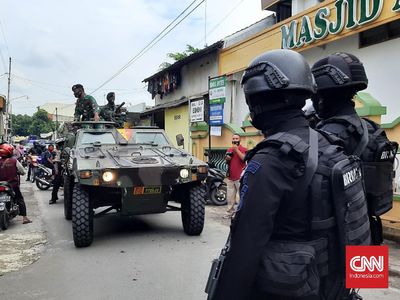 TNI - Polri Gelar Patroli di Sekitar Ponpes Ngruki