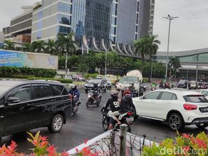 Dishub DKI Akan Perbaiki Lampu Hijau di PIM yang Bahayakan Pengendara Dishub DKI Akan Perbaiki Lampu Hijau di PIM yang Bahayakan Pengendara