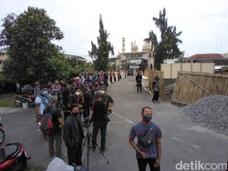 Jelang Kedatangan Abu Bakar Baasyir, Pintu Utara Ponpes Ngruki Disterilkan