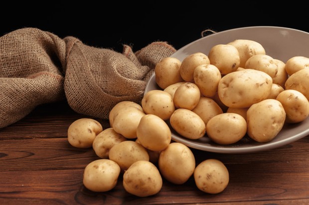 Potatoes/Freepik.com Masker alami untuk kulit wajah