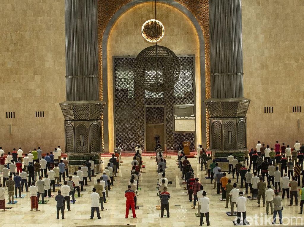 Pahala Sholat Berjamaah Lebih Banyak Dibandingkan Sendirian, Ini Dalilnya Pahala Sholat Berjamaah Lebih Banyak Dibandingkan Sendirian, Ini Dalilnya