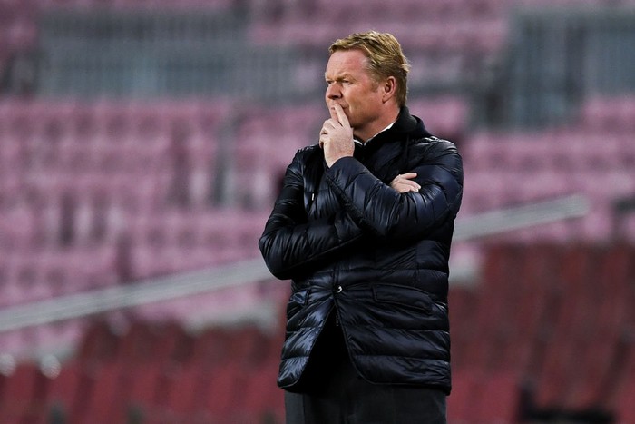 BARCELONA, SPAIN - DECEMBER 08: Head coach Ronald Koeman of FC Barcelona during the UEFA Champions League Group G stage match between FC Barcelona and Juventus at Camp Nou on December 08, 2020 in Barcelona, Spain. Sporting stadiums around Spain remain under strict restrictions due to the Coronavirus Pandemic as Government social distancing laws prohibit fans inside venues resulting in games being played behind closed doors. (Photo by David Ramos/Getty Images)