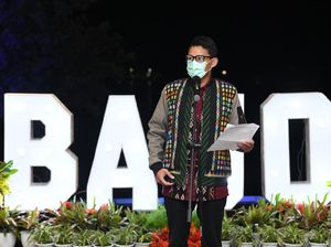 Jokowi Hampir Makan Buah Berformalin di Labuan Bajo, Sandiaga Wanti-wanti Hal Ini Jokowi Hampir Makan Buah Berformalin di Labuan Bajo, Sandiaga Wanti-wanti Hal Ini