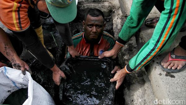 Kerja Keras Demi Kelapa Gading yang Bebas Banjir