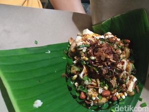 Sarapan Tahu Lontong Lodoyo yang Sedapnya Melegenda Sarapan Tahu Lontong Lodoyo yang Sedapnya Melegenda
