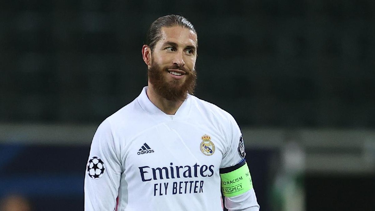 PSG akan mencoba merekrut Sergio Ramos di musim panas? Foto: Getty Images/Lars Baron