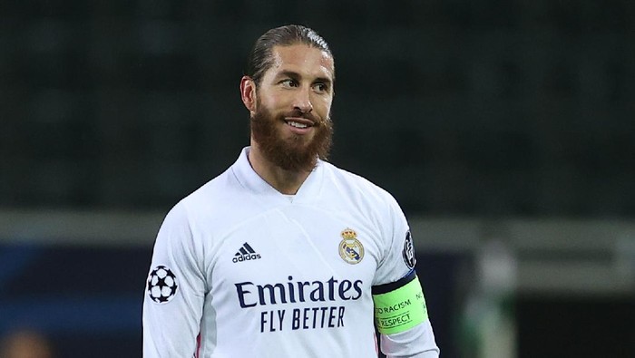 MOENCHENGLADBACH, GERMANY - OCTOBER 27: Sergio Ramos of Madrid is seen during the UEFA Champions League Group B stage match between Borussia Moenchengladbach and Real Madrid at Borussia-Park on October 27, 2020 in Moenchengladbach, Germany. (Photo by Lars Baron/Getty Images)