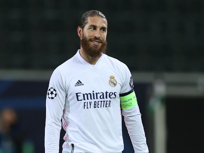 MOENCHENGLADBACH, GERMANY - OCTOBER 27: Sergio Ramos of Madrid is seen during the UEFA Champions League Group B stage match between Borussia Moenchengladbach and Real Madrid at Borussia-Park on October 27, 2020 in Moenchengladbach, Germany. (Photo by Lars Baron/Getty Images)