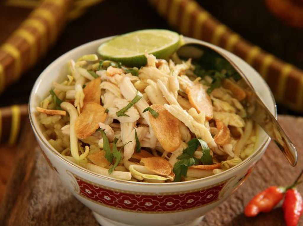 3 Resep Soto Ayam Kuah Bening yang Populer Kelezatannya 3 Resep Soto Ayam Kuah Bening yang Populer Kelezatannya