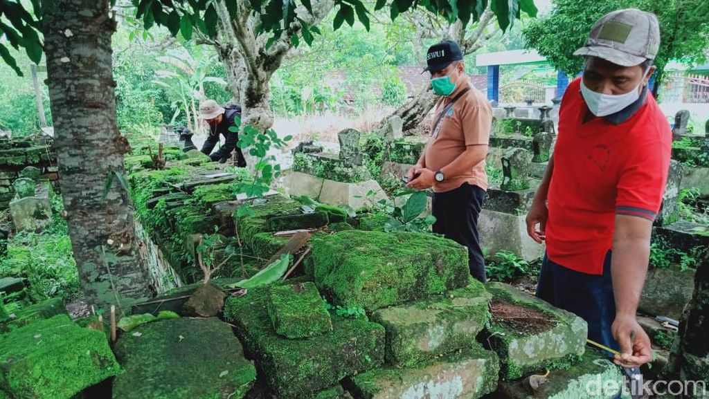 Temuan Makam Kuno Berpagar Bata Jumbo di Klaten Temuan Makam Kuno Berpagar Bata Jumbo di Klaten