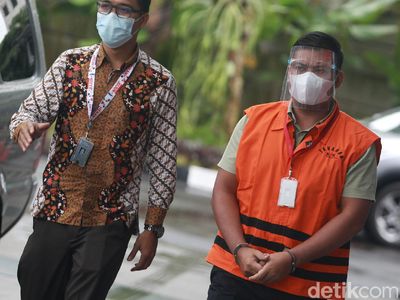 Pemeriksaan Tersangka Korupsi Ekspor Benih Lobster