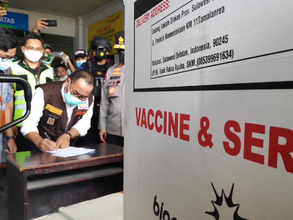 Tambahan 36 Ribu Vaksin Tiba di Sulsel, Kapolda: Kebutuhan Tahap Awal Terpenuhi Tambahan 36 Ribu Vaksin Tiba di Sulsel, Kapolda: Kebutuhan Tahap Awal Terpenuhi