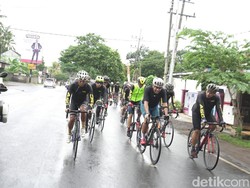 Wakil Ketua Komisi III DPR RI Gowes Keliling Banyuwangi
