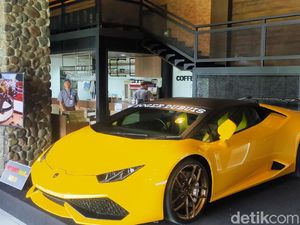 Sederet Mobil Mewah Jadi Pajangan Kafe Seluas 2 Hektar