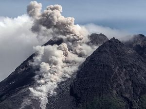 Hingga Petang Ini Terjadi 22 Guguran Lava Pijar di Gunung Merapi