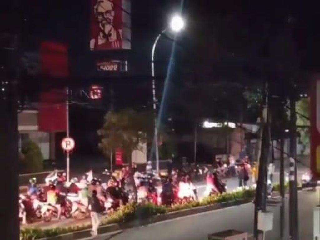 Bikin Resah! Pembalap Liar di Antasari Jaksel Ditangkap, 32 Motor Diangkut Bikin Resah! Pembalap Liar di Antasari Jaksel Ditangkap, 32 Motor Diangkut