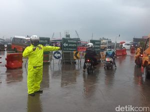 Rancaekek Banjir, Polisi Alihkan Arus Lalin Bandung-Garut via Parakan Muncang Rancaekek Banjir, Polisi Alihkan Arus Lalin Bandung-Garut via Parakan Muncang