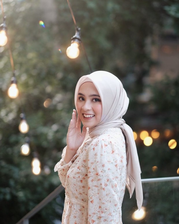 Bianca Kartika/instagram.com/biancakartika Bianca Kartika bergaya hijab diikat ke belakang/instagram.com/biancakartika