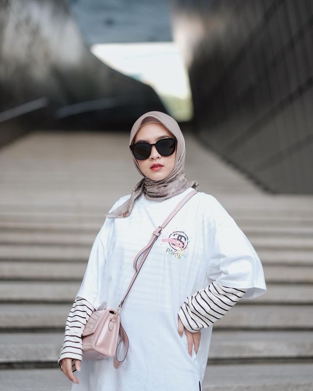 Bianca Kartika/instagram.com/biancakartika Bianca Kartika dengan hijab juntaian pendek/instagram.com/biancakartika