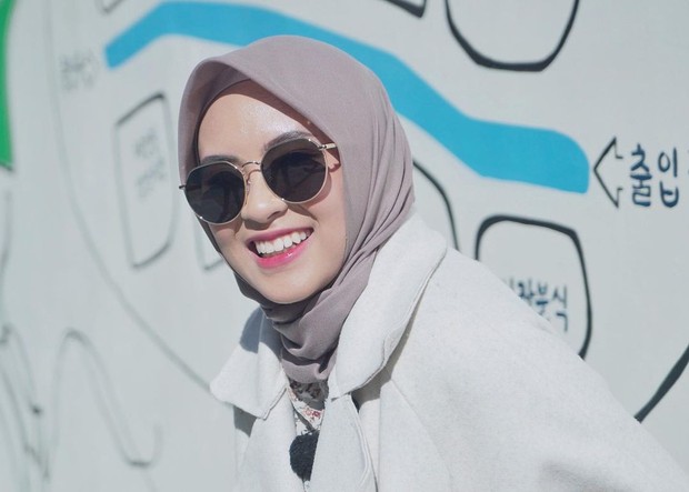 Bianca Kartika/instagram.com/biancakartika Bianca Kartika memakai hijab warna coklat/instagram.com/biancakartika