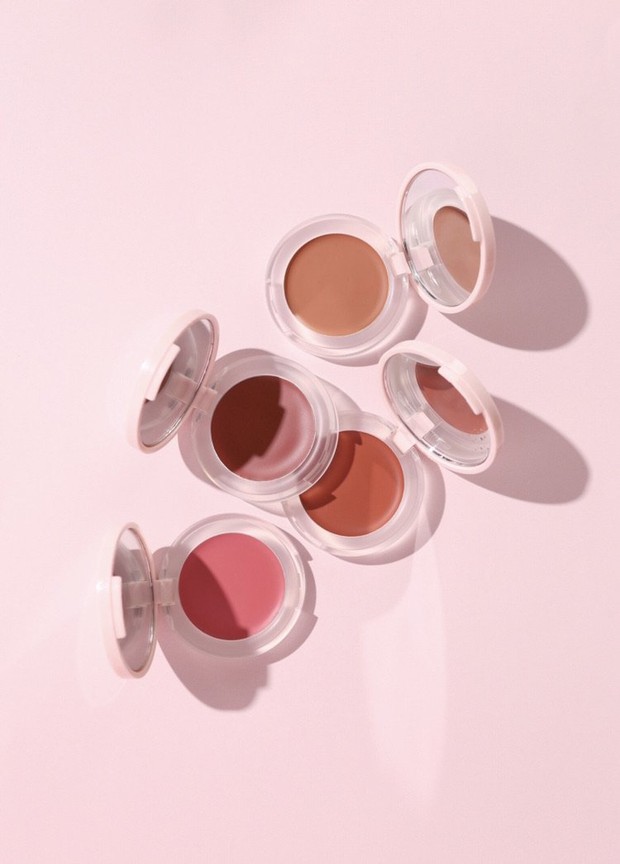 Produk ini compact sehingga mudah untuk dibawa travelling.