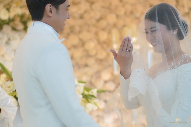 Felicya Angelista & Hito Caesar/sumber: Instagram.com/fdphotography90 Hito caesar dan felicya angelista pemberkatan