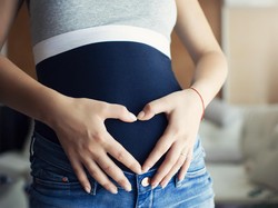 8 Ciri-ciri Hamil Muda Selain Telat Mensturasi yang Sering Tak Disadari Wanita