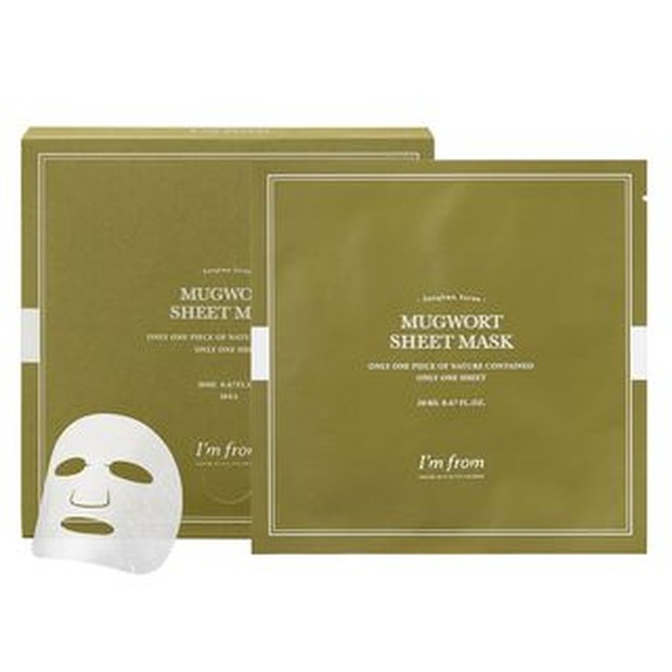 Sheet mask yang mengandung ekstrak mugwort yang sangat tinggi.